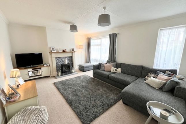 6, Linford Close, Wigston photo 3