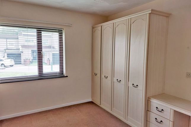 82, Graham Court, Caerphilly photo 4