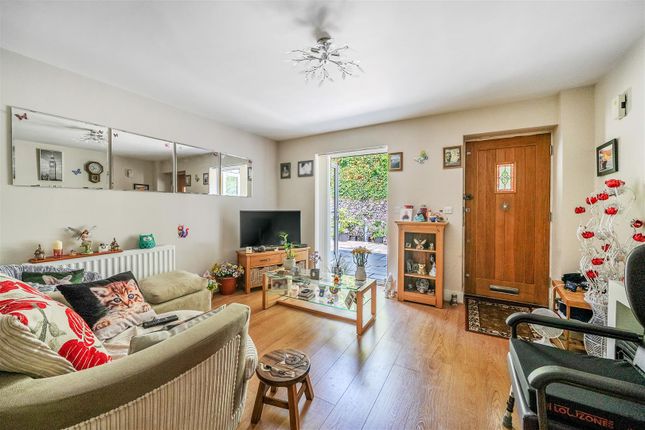 Flat 2, Sheldon House, Sheldon Rise, Reading photo 4