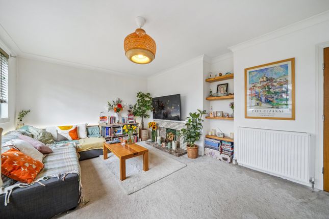 27d, Alexander Avenue, Glasgow photo 4