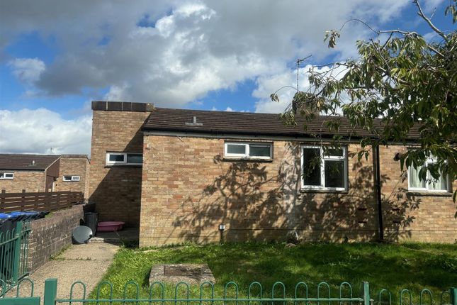 Thumbnail Bungalow for sale in Colemans Close, Calne