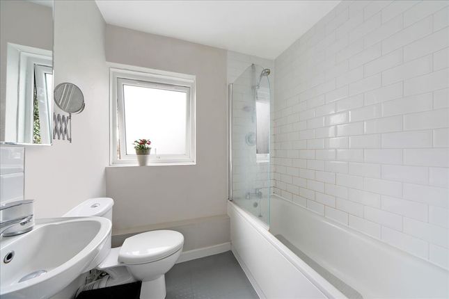 Bartholomew Close, Wandsworth photo 5