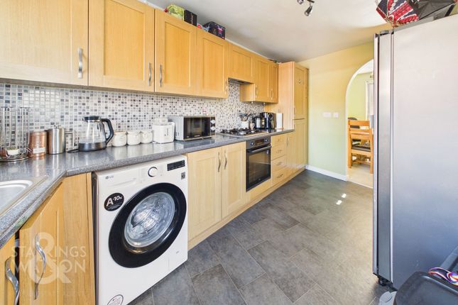2 Kingfisher Close, Norwich photo 3