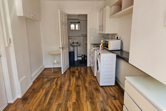 Thumbnail Property to rent in Grove Road, Thornton Heath, Surrey..