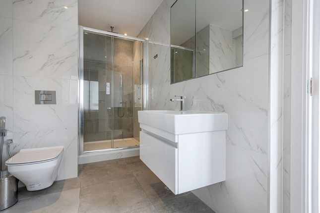 Flat 47, Portsea Hall, Portsea Place, London photo 4