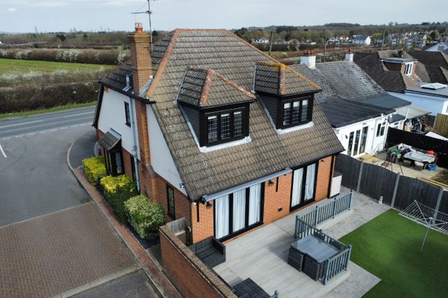 Thumbnail Detached house for sale in Farm View, Rayleigh, Essex