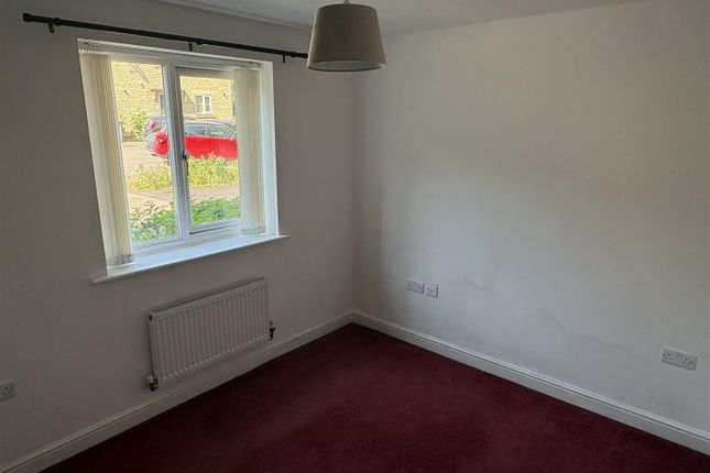 8, Legion Close, Dursley photo 5