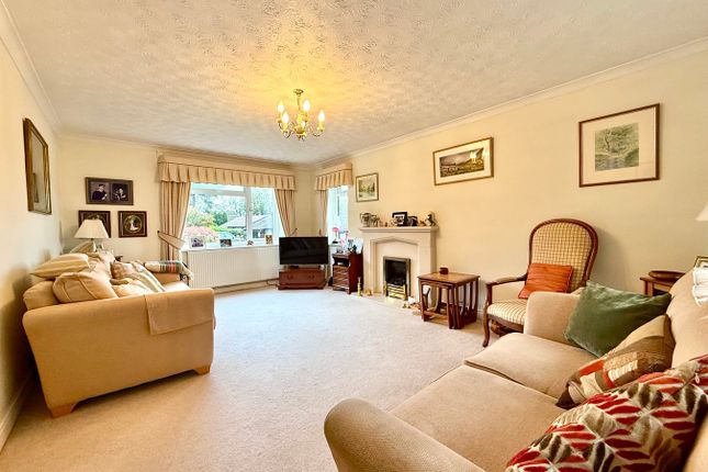 33, Grove Park Drive, Newport photo 5