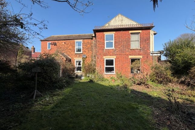 4-bed house on 45 High Road, Gorleston, Great Yarmouth, £160,000