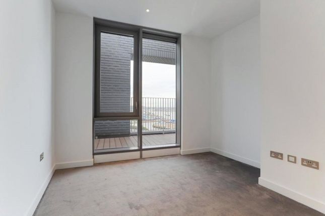 Flat for sale in Kent Building, London City Island, Canning Town