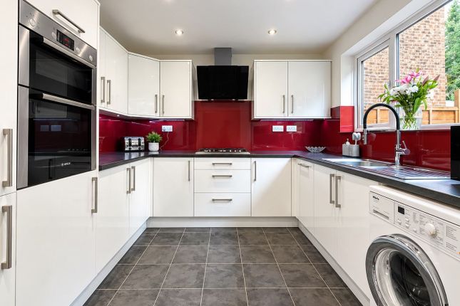 13a, Queen Mary Avenue, Colchester photo 3