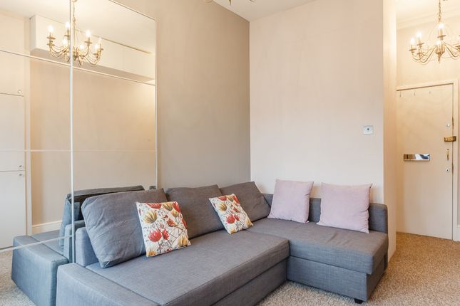Thumbnail Flat to rent in Ellesmere Road, London