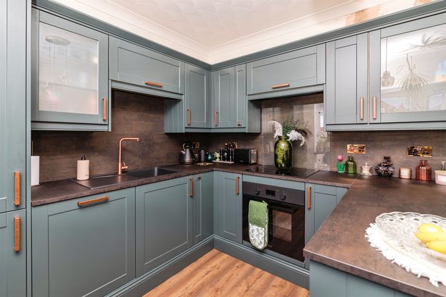 121, Oulton Road, Lowestoft photo 4