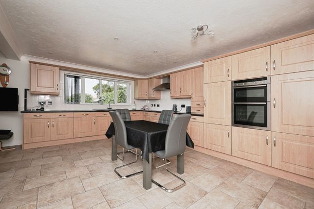 132, Coast Drive, Lydd on Sea, Romney Marsh photo 2