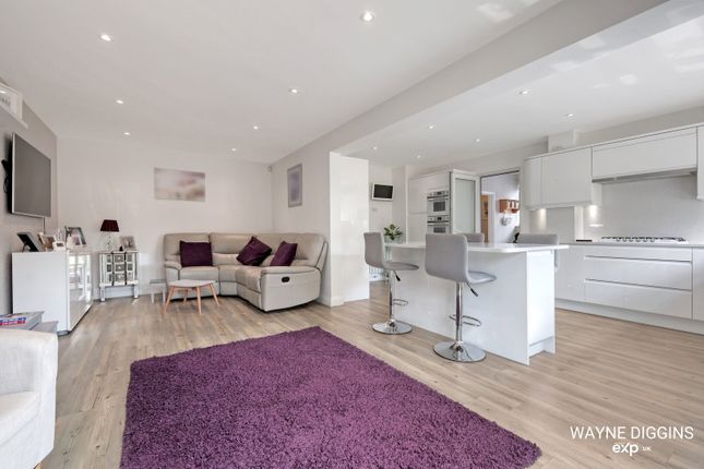 29, Windsor Avenue, Grays photo 4