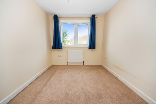 Flat for sale in Mowbray Road, Cambridge