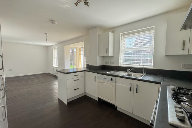 7, Christmas Tree Crescent, Hockley photo 3