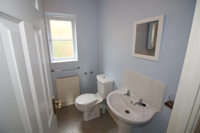 10, Harebell Close, Saltash photo 4