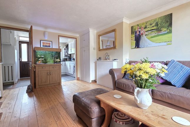19, Tomwell Close, Southam photo 4