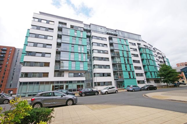 Studio flat on Apartment 327, Manor Mills, Ingram Street, £55,000