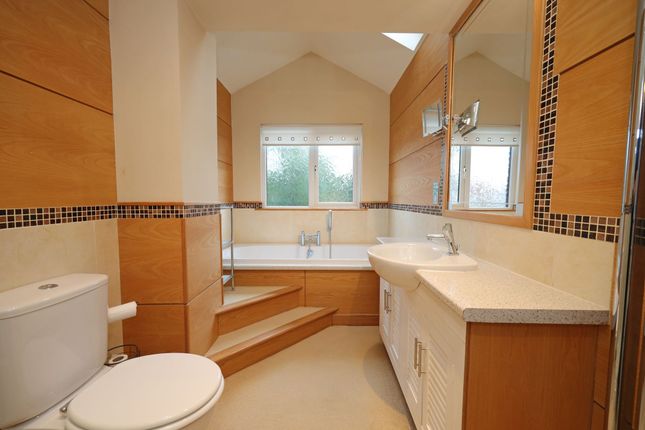 1 Suffolk Close, Newcastle photo 4