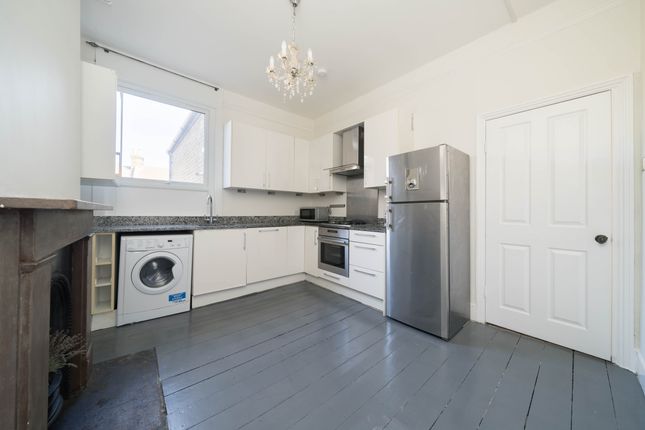 69b, Lavender Sweep, London photo 3