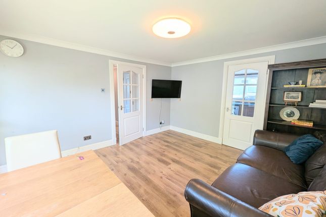 71 Loch Shin, G74 2DQ, Glasgow photo 3
