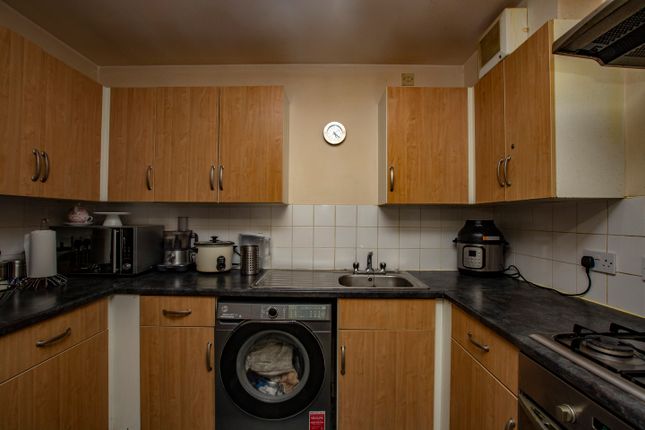 Flat for sale in Painter House, London