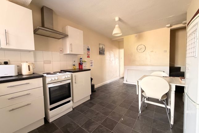 77, Nottingham photo 2