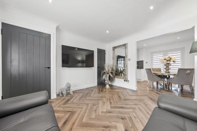 47, Munnoch Way, Stirling photo 4