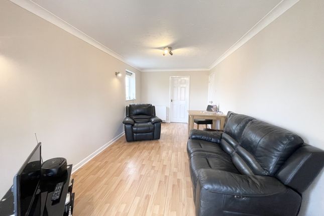 14, Counsell Court, Thornton photo 2