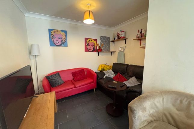 Room 2, 110, Bradshaw Road, Chichester photo 4