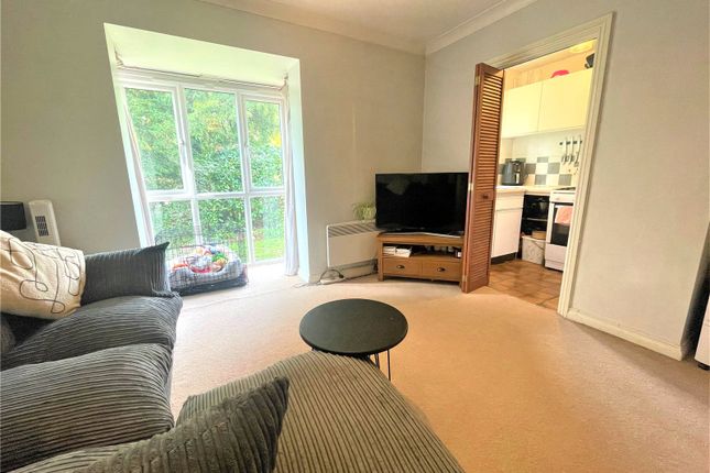 4, Ivybank, Godalming photo 3
