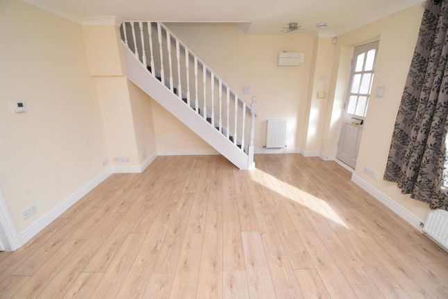 24, Hollin Drive, Wakefield photo 5