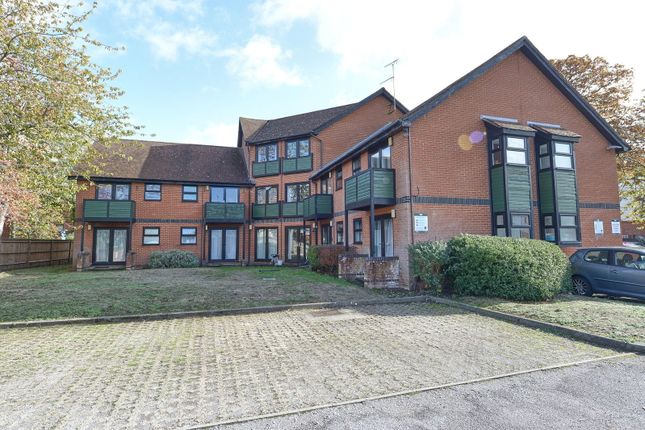 Alexandra Road, Farnborough photo 2