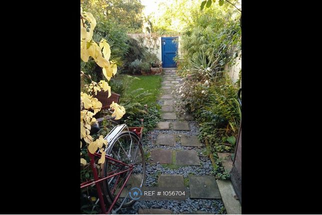Blanchard Way, London photo 5