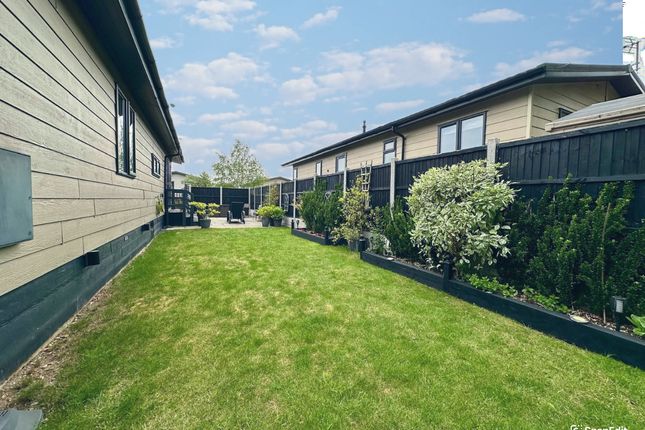 54, The Elms, Loughton photo 3