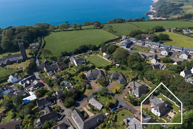 7 Manor Court, Dartmouth photo 3