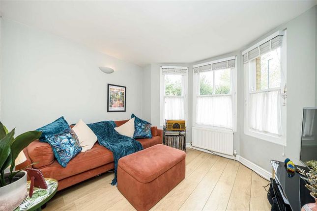 62B, Pulross Road, London photo 4