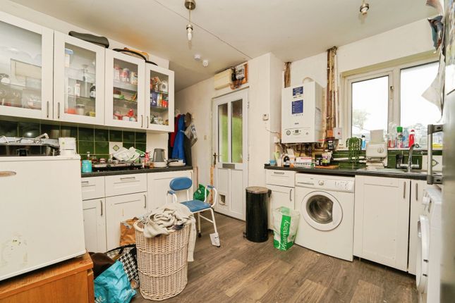 20, Melmore Gardens, Cirencester photo 4