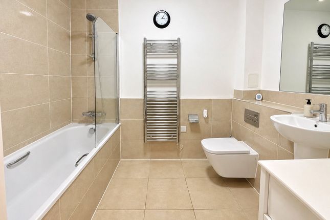 Flat 12, Printworks Apartments, Press Road, London photo 5