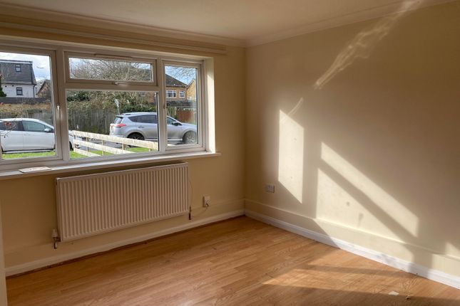 49, Guernsey Close, Hounslow photo 4