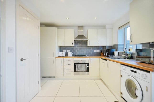 27, Coronet Drive, Leicestershire photo 2