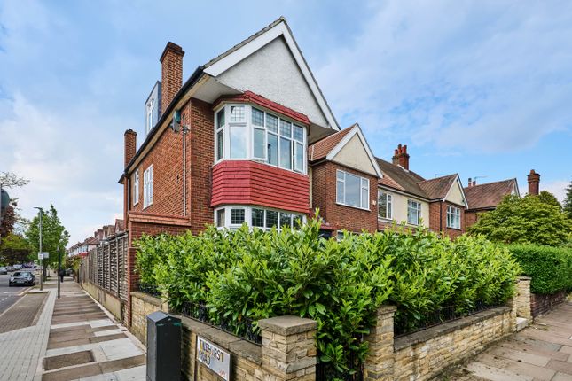 Thumbnail Terraced house to rent in Burntwood Lane, London