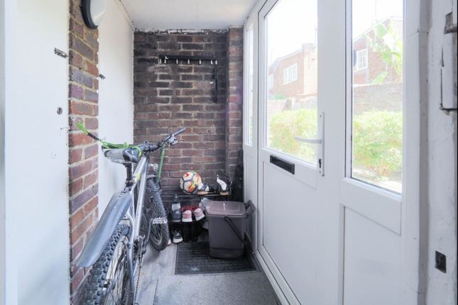 32  Beaumont Court,, Cherry Close, Colindale photo 4
