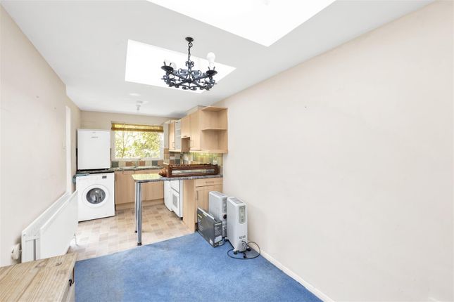 26-Aldwickbury-Crescent-11.Jpg