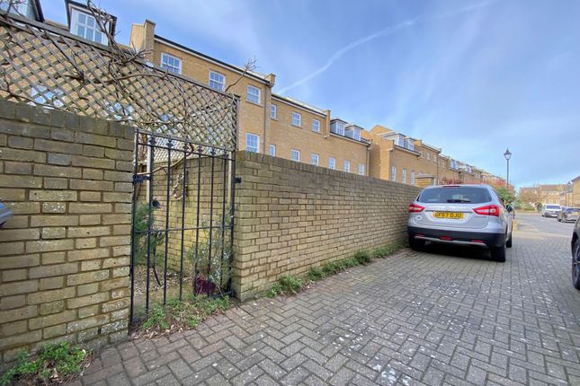 Town house for sale in Canada Road, Walmer