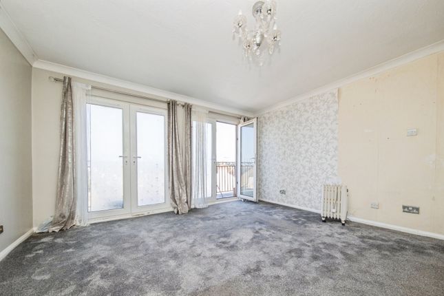 Flat 5, Bay View Court,, Stour Road, Essex photo 4