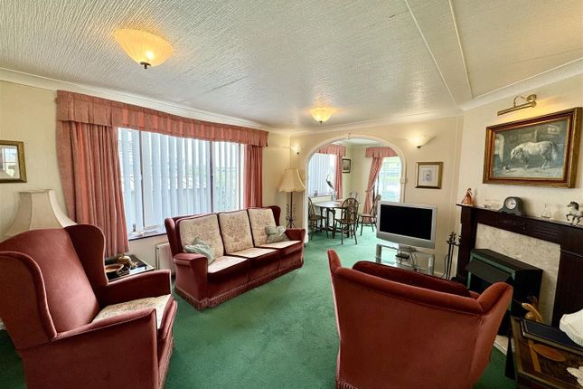 25, Severn Bridge Park Homes, Beachley photo 2