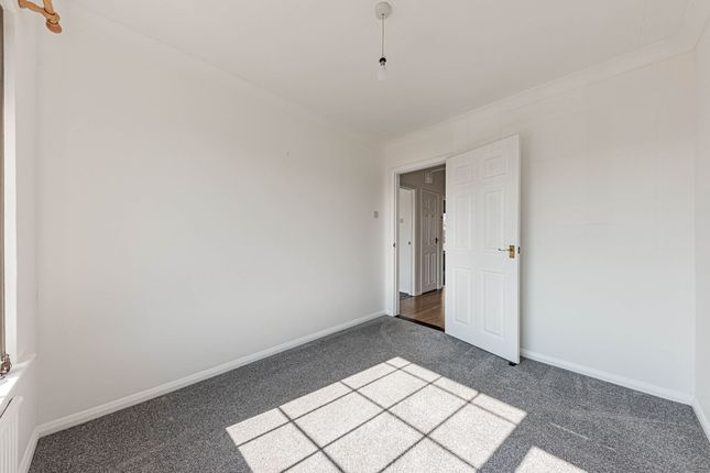 15 Freemans Close, Whitstable photo 3